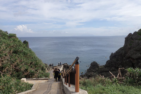 真栄田岬（ビーチ）